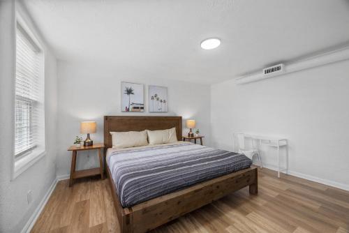 Bloomfield Pittsburgh D Stylish and Cozy Private Bedroom, Shared Bathroom, with Free Parking