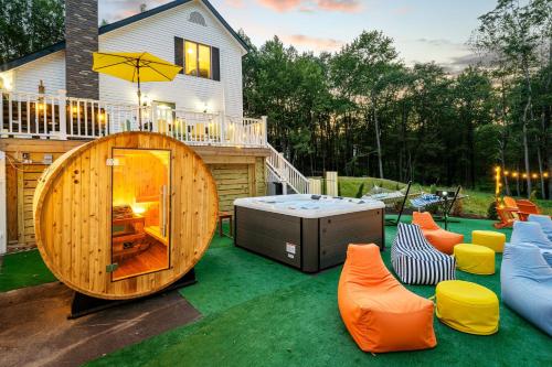 Sleeps 14 Hot Tub Sauna Game Room Fire Pit