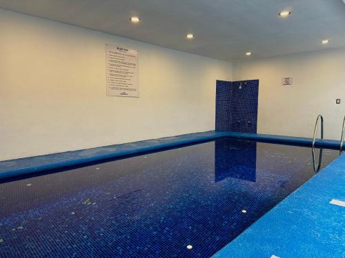 Kolam renang, Blue Inn Hotel & Suites in Mazatlán