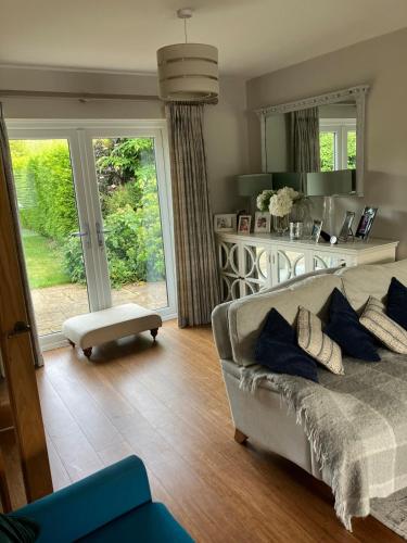 Meadow View - Entire 3 Bed House Near Stamford in Greitforda