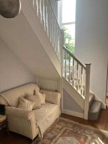 Meadow View - Entire 3 Bed House Near Stamford in Greitforda