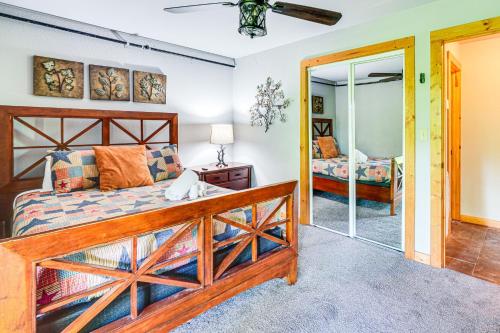 Chateau Sur Lamont Gatlinburg Cabin with Hot Tub! - image 27