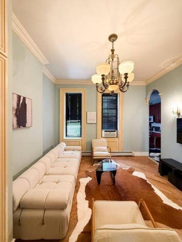 Old Charm Modern Comfort 5 min to NYC BBQ
