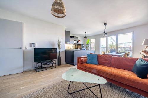 Modern Spacious Flat With Terrace, Parking Near Metro - XX Distrito de París