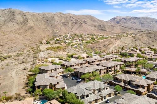 Shared Poolside Fun-Hot Tub-Gym & More in Ahwatukee