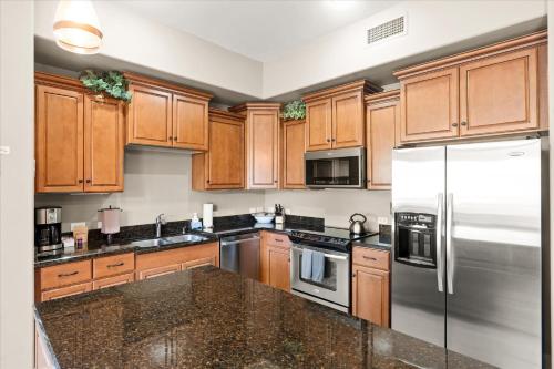 Shared Poolside Fun-Hot Tub-Gym & More in Ahwatukee