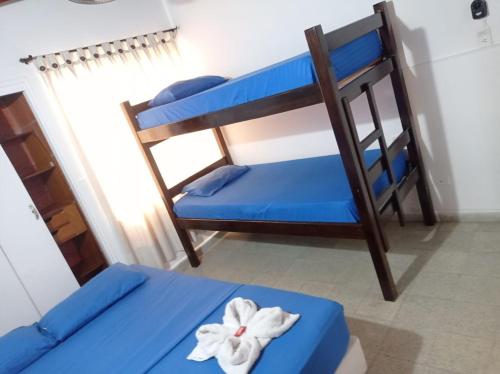 Yellow House Hostel – Medellin, VT