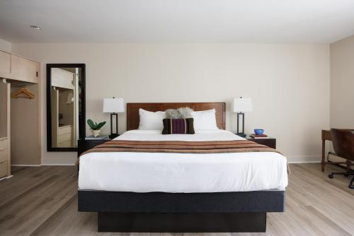 1 queen bed