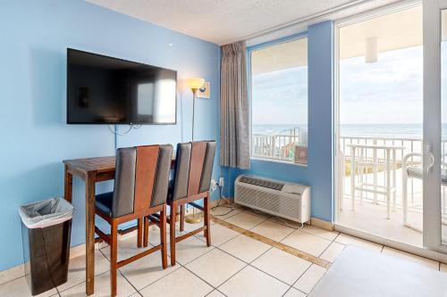 Harbour Beach Resort - image 6