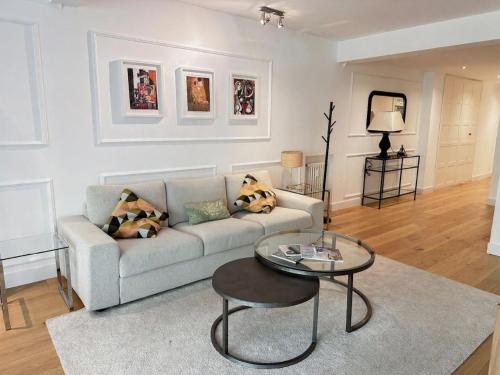 Charmful 2BR B&B Apartment 365 m von Avenida de Felipe II entfernt
