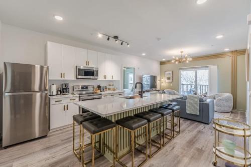 Beautiful 2B2B Condo with Free Street Parking 525Pkwy101 in Old Fourth Ward