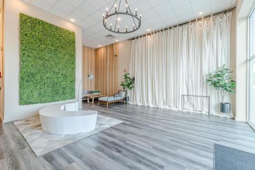 Beautiful 2B2B Condo with Free Street Parking 525Pkwy101 in Old Fourth Ward