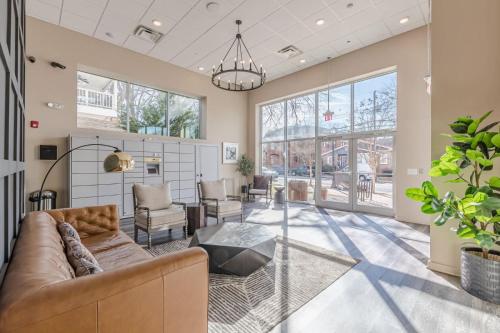 Beautiful 2B2B Condo with Free Street Parking 525Pkwy101 in Old Fourth Ward