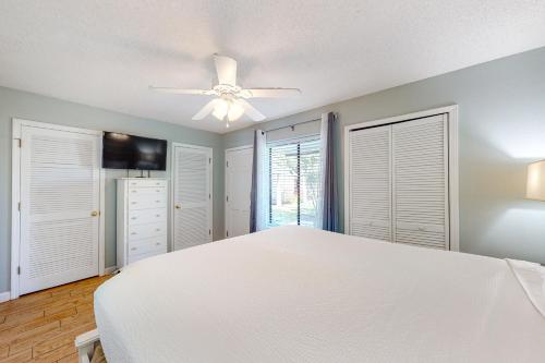 Sandprints Condos - image 10