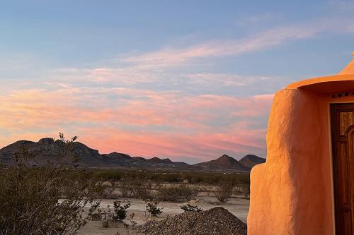 Alrededores, Sanadora - Organic Earthern Desert Domes - Sustainable Stays Under the Stars in Terlingua (Texas)