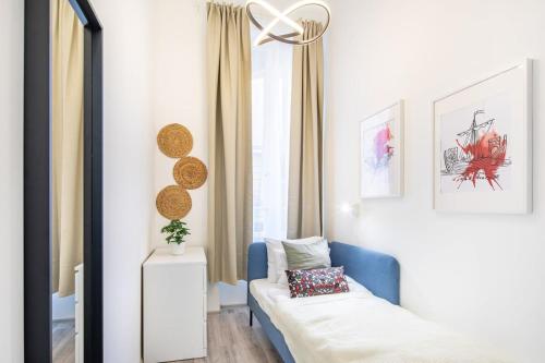 Ultra Central Comfy AirCon Room - image 2
