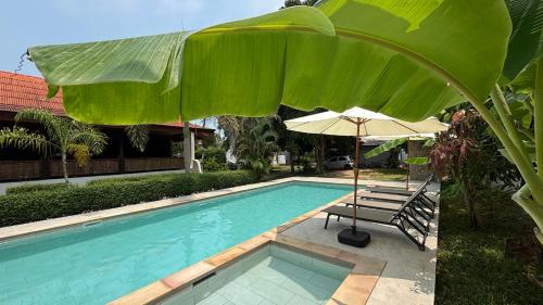 The Weekender Villa 5