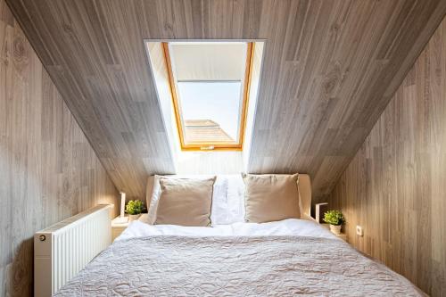 Very Calm - Easy Sleep with AirCon - image 10