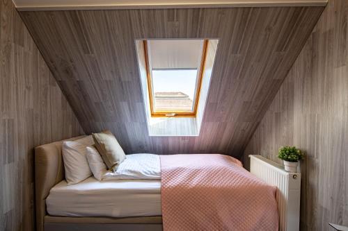 Very Calm - Easy Sleep with AirCon - image 3
