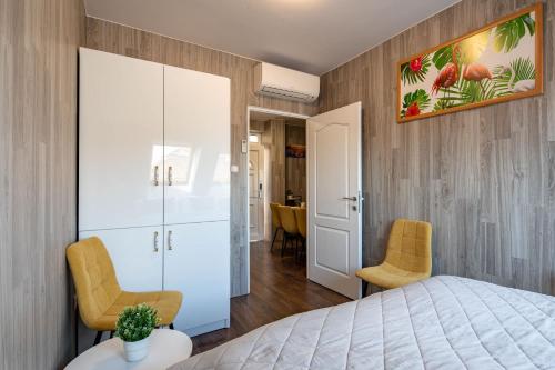 Very Calm - Easy Sleep with AirCon - main image