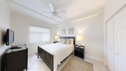 Exterior view, South Bay Beach Club #33 - 3 Bedroom 2 Bathroom Unit in Grand Cayman