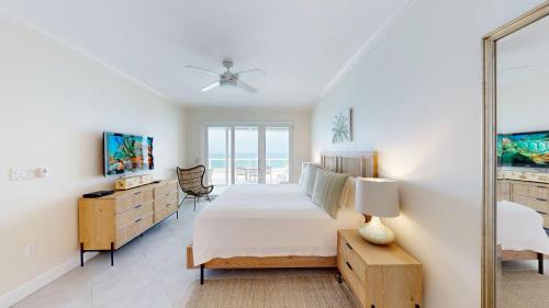 Exterior view, South Bay Beach Club #33 - 3 Bedroom 2 Bathroom Unit in Grand Cayman