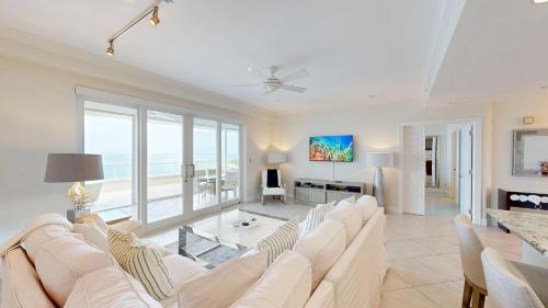 Exterior view, South Bay Beach Club #33 - 3 Bedroom 2 Bathroom Unit in Grand Cayman