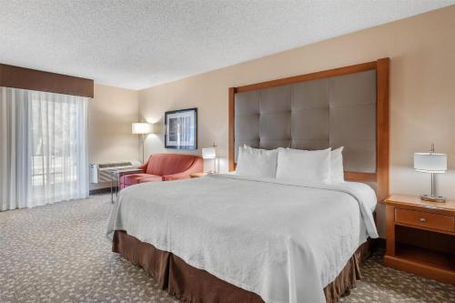 Best Western Plus Oak Harbor Hotel and Conference Center - image 10