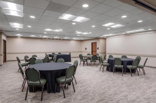 Best Western Plus Oak Harbor Hotel & Conference Center - 회의실/연회장