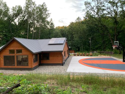 Cabin in the Woods, Belding