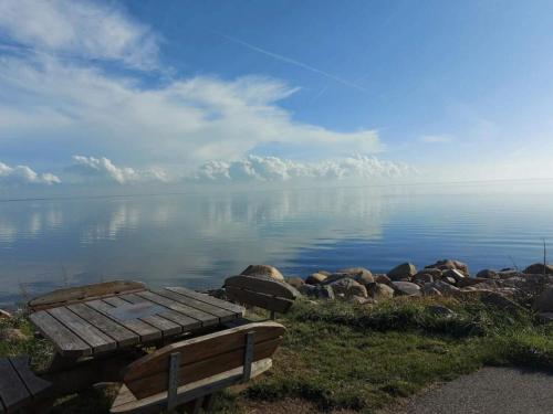View, Charming Retreat in Ringkobing - By Traum Ferienwohnungen near Rogind Kro