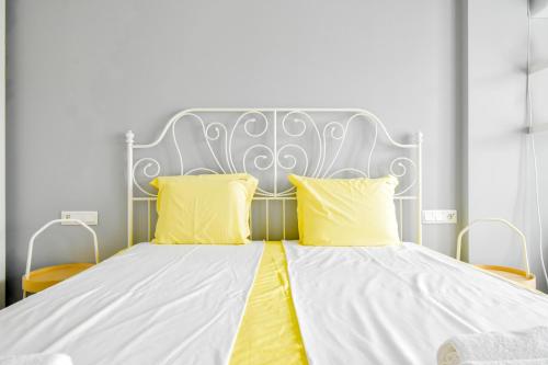 Bright Central Sofia Flat with Coffee-Lovers Touch by Flat Mаnager, Sofia (Foto 5)