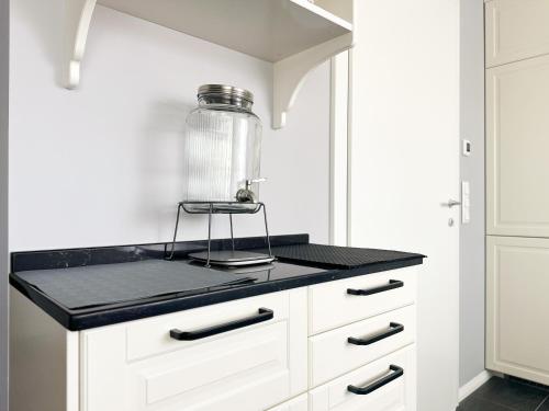 Bright Central Sofia Flat with Coffee-Lovers Touch by Flat Mаnager, Sofia (Foto 8)