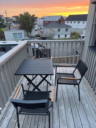 Modern with mountains and sea views in Henningsvær, Henningsvaer (foto 10)