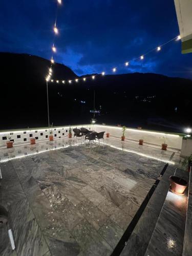 Surrounding environment, Escaven - Your escape to Heaven in Mills