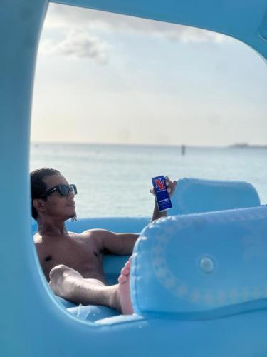 Ocean cabana inflatable 90 minutes rental in Beauport (QC)