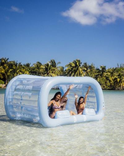 Ocean cabana inflatable 90 minutes rental in Beauport (QC)