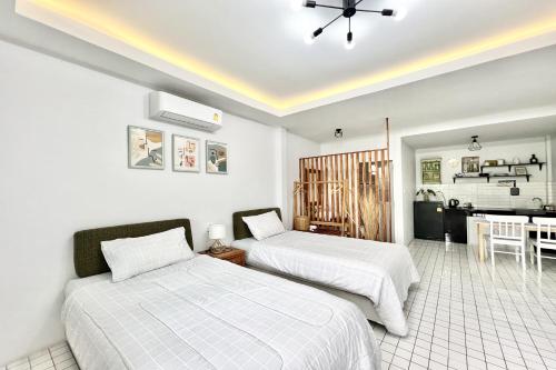 2 twin beds