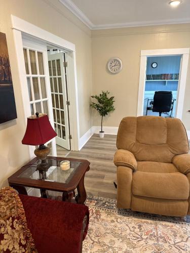 Hilltop302 in มาร์คสวิลล์ แอลเอ