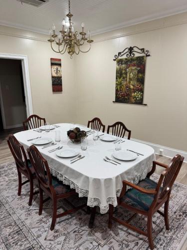 Hilltop302 in มาร์คสวิลล์ แอลเอ