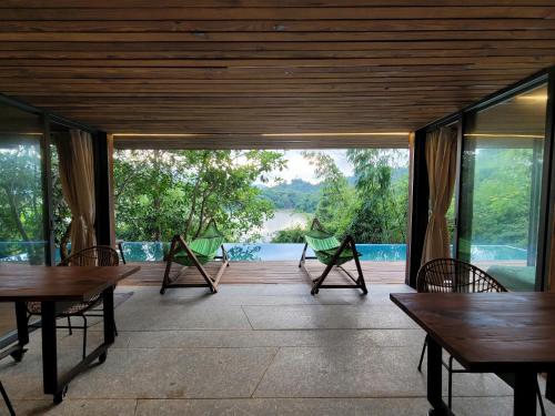 Làng Nhỏ - Hồ Láng Nhớt Resort with Nature Life
