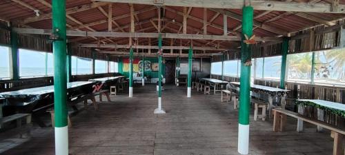 Guna-Yala travel Panamá (Guna-Yala travel Panama) in 埃波班尼