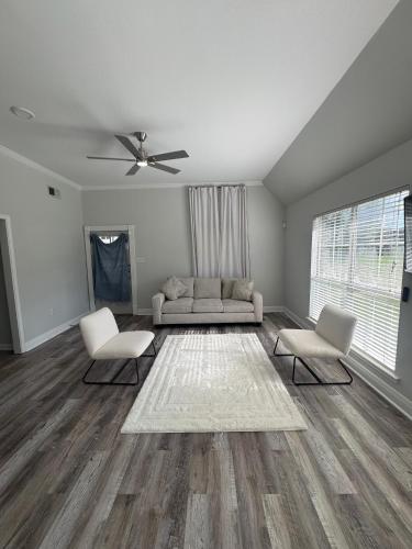 Prairieville Retreat 3-bedroom house