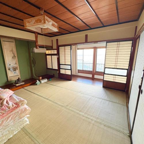 NEWOPEN 海沿い一軒家 貸切 佐渡 赤玉 古民家 レッドジャスパーRedjasper