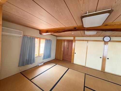 NEWOPEN 海沿い一軒家 貸切 佐渡 赤玉 古民家 レッドジャスパーRedjasper