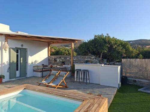 อ่างแช่น้ำร้อน, The old barn, Naousa Paros in อากีออส อันเดรียส