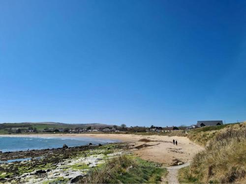 Зовнішній вигляд готелю, On The Beach-Uk7465 in Шандвік
