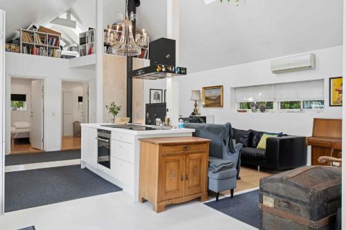 設施, Modern House With Outdoor Spa And Sauna in 法克瑟