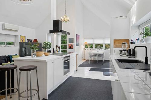 設施, Modern House With Outdoor Spa And Sauna in 法克瑟