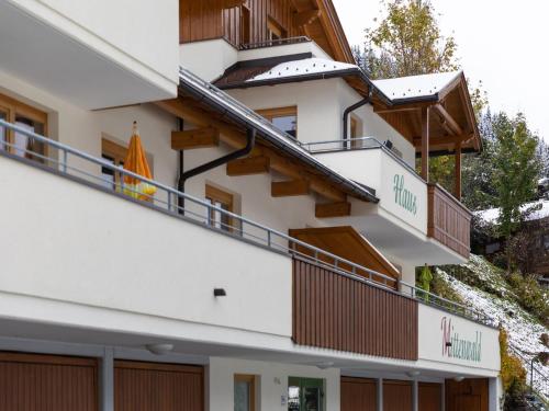 Chalet in Saalbach near Ski Lift, Зальбах-Хинтерглемм (фото 4)